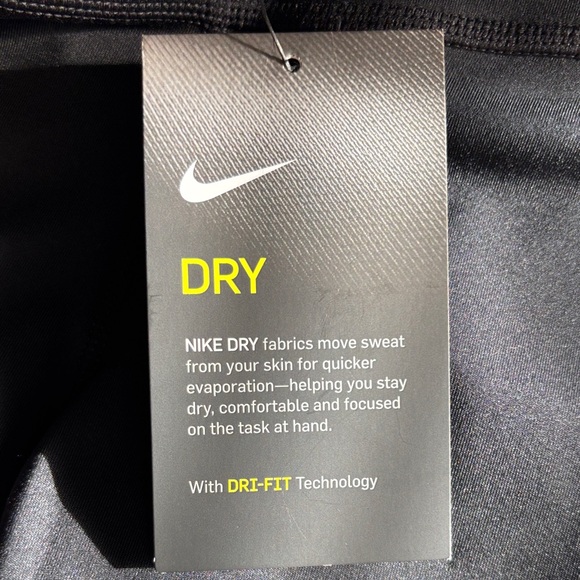 Nike Women’s Black Leggings - Picture 4 of 5